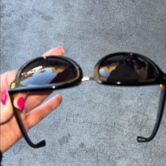 Stella McCartney Black Cat-Eye Sunglasses stylish flair - Picture 3 of 16